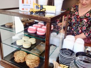 Yellow Bernard inside